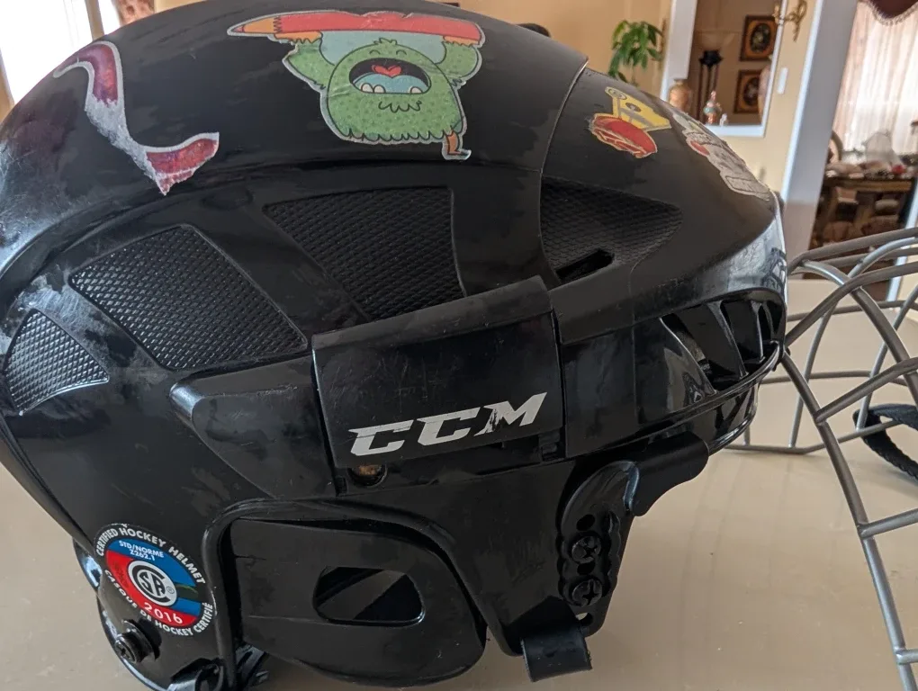 CCM Hockey Helmet with Cage - Size SM-25 image indicator(5)