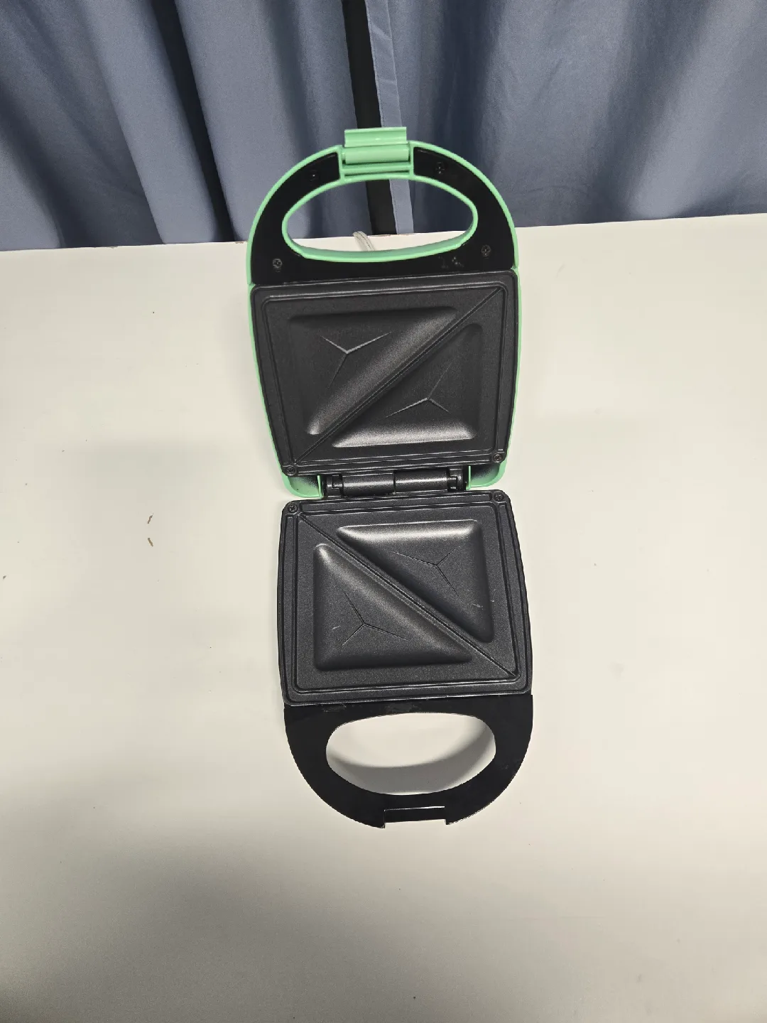 Nostalgia MyMini Sandwich Maker image indicator(2)