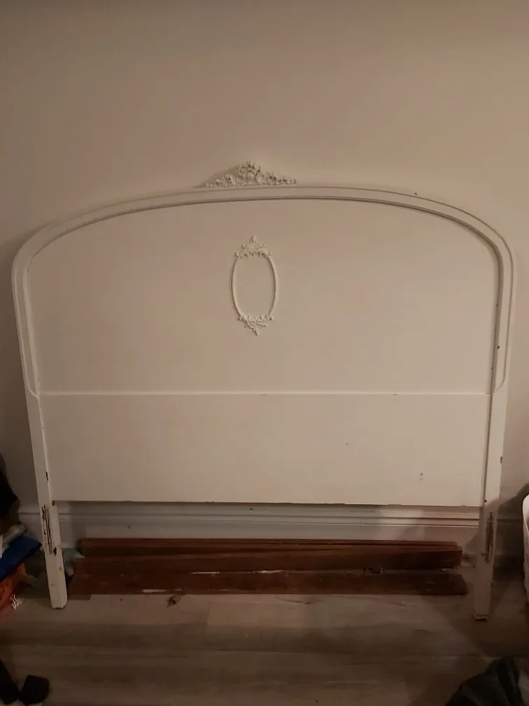 Antique White Bed Frame image indicator(5)