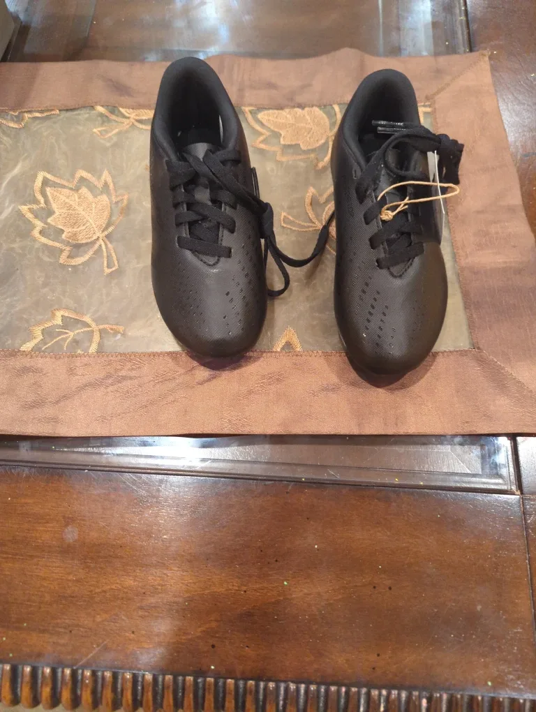 Adidas Predator Accuracy.New size 11 for baby's image indicator(3)