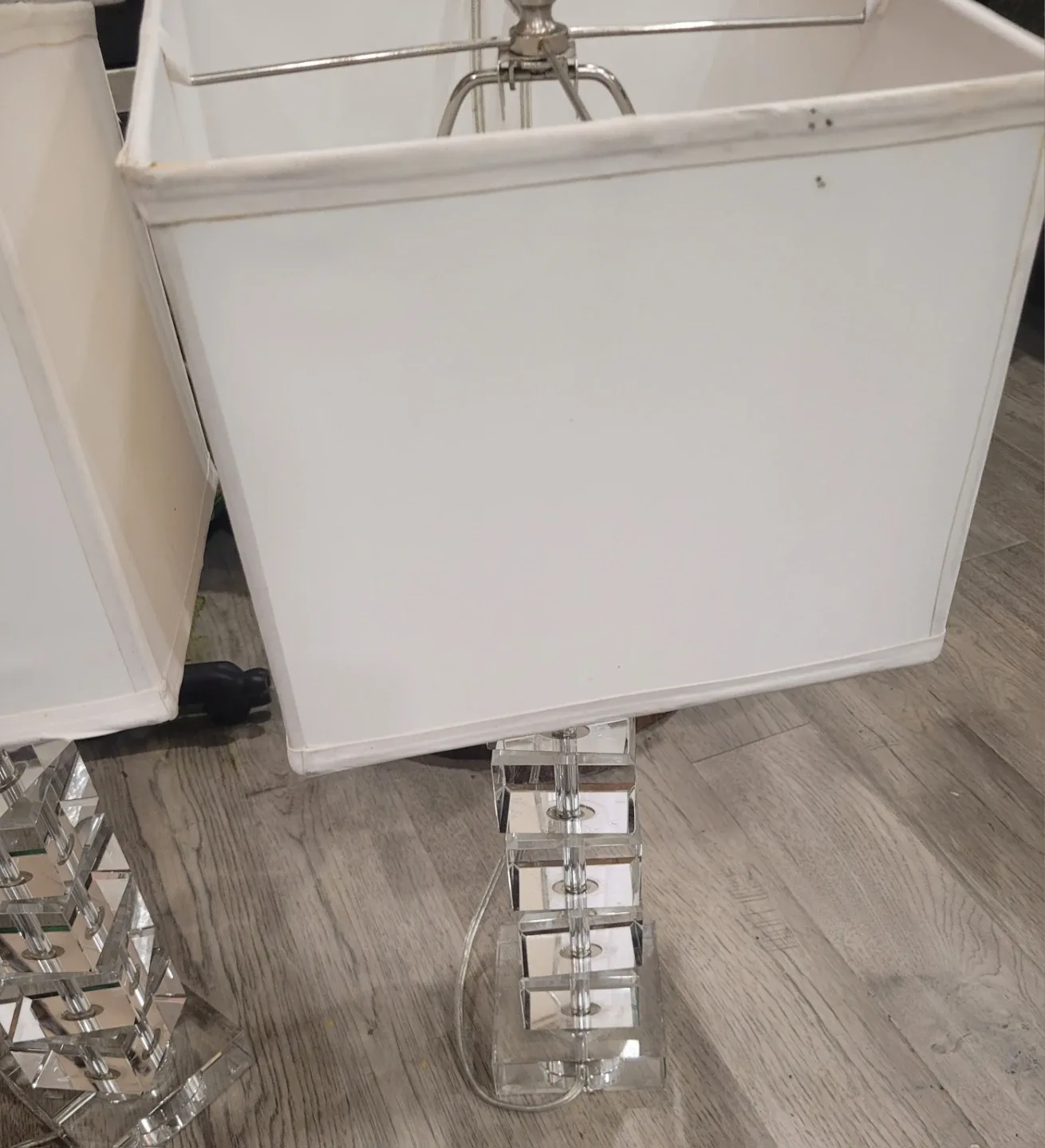 Crystal Table Lamp with White Shade image indicator(3)