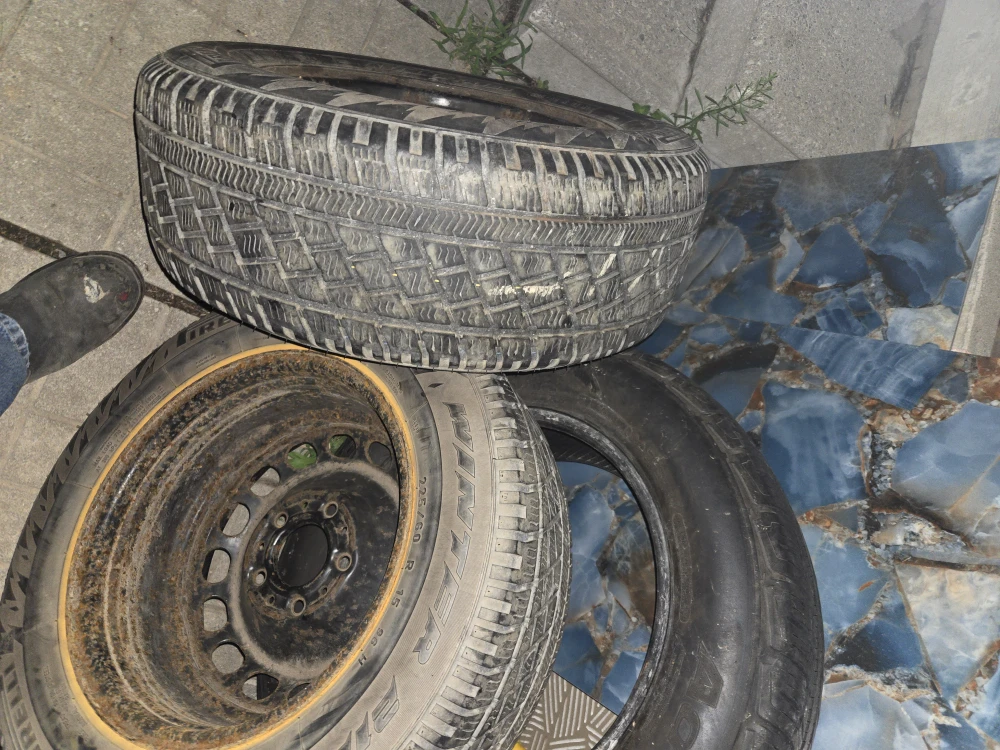 Pirelli 225/60 R15 winter Tires - photo 2