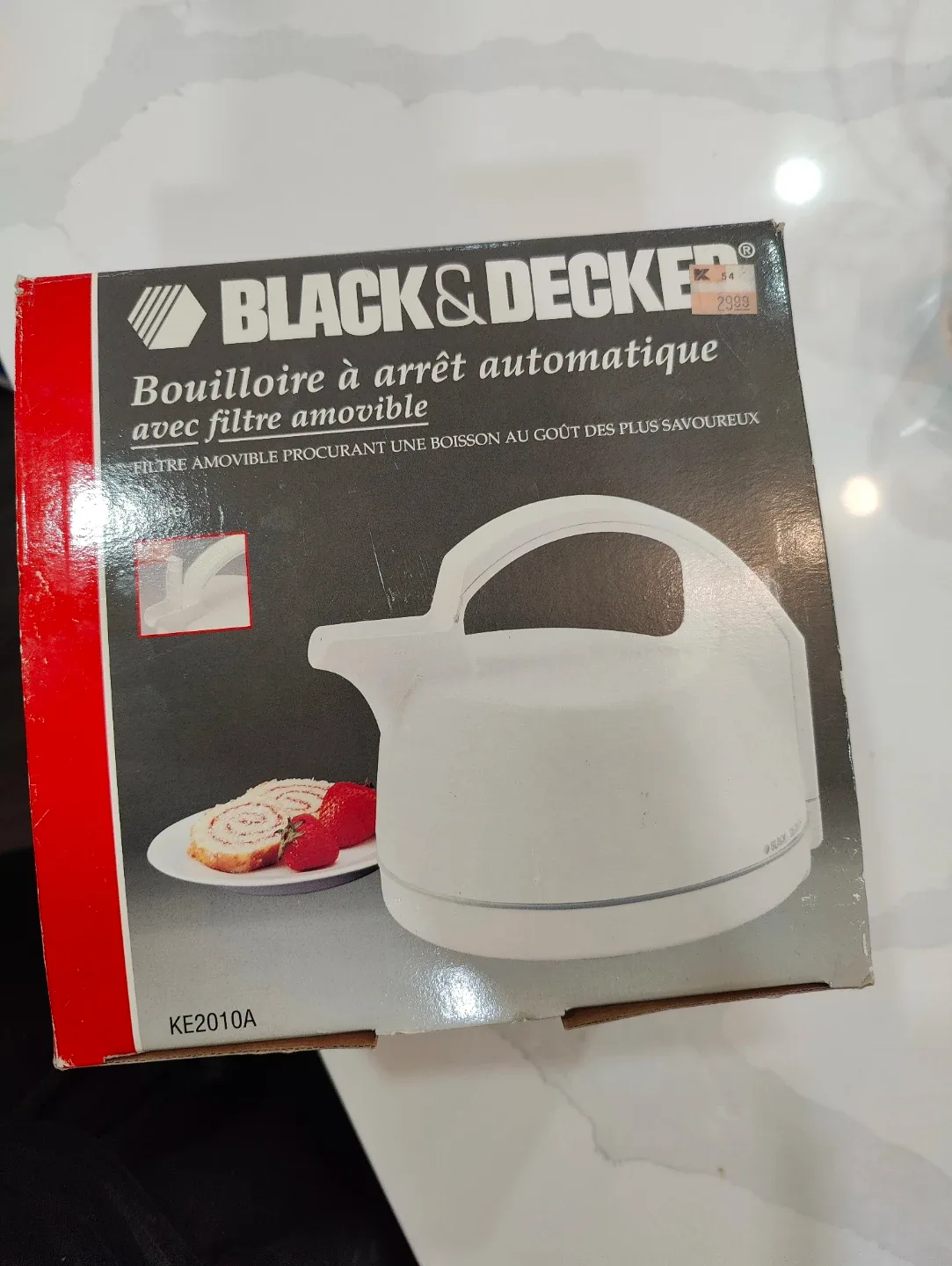 Black & Decker Auto-Off Kettle - Like New! image indicator(4)