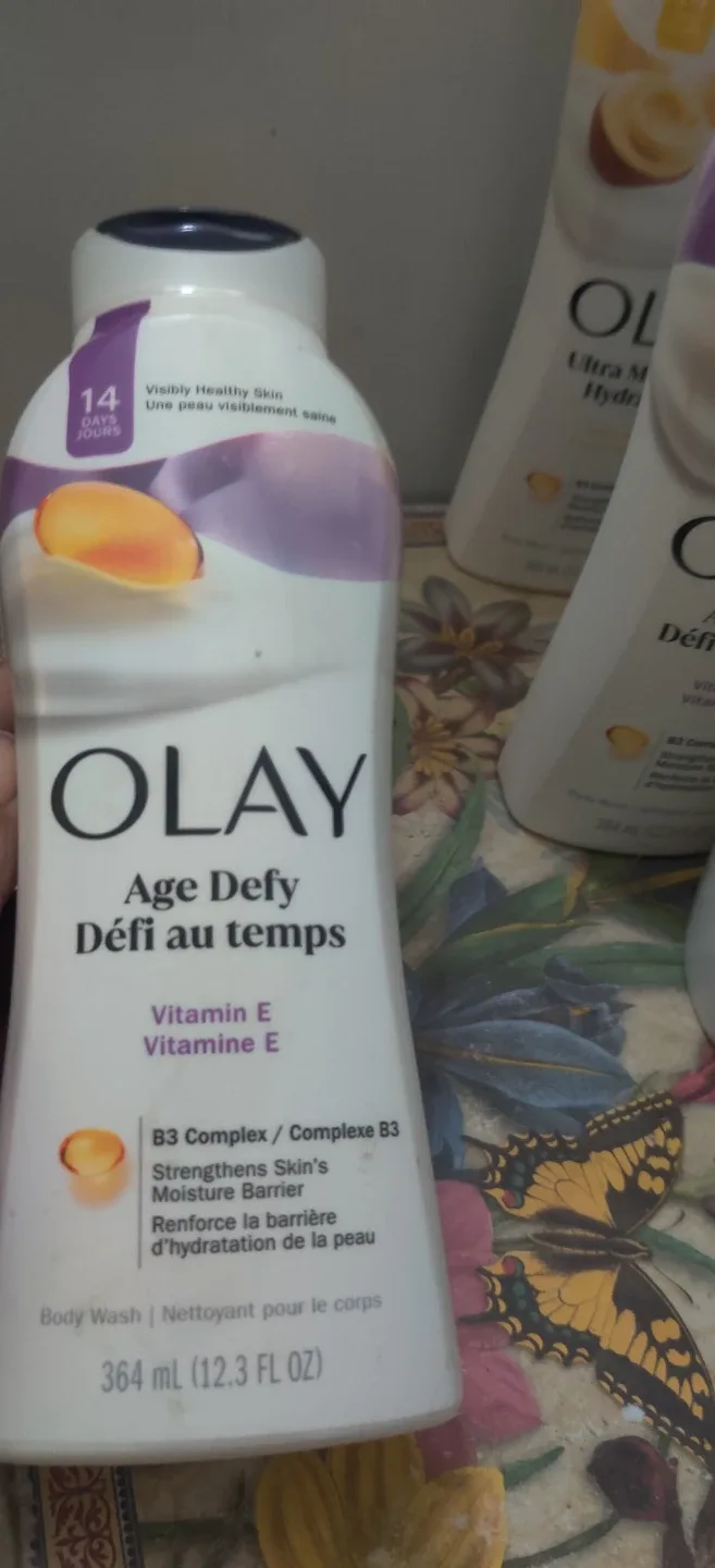 Olay Age Defy & Ultra Moisture Body Wash x 3 image indicator(3)