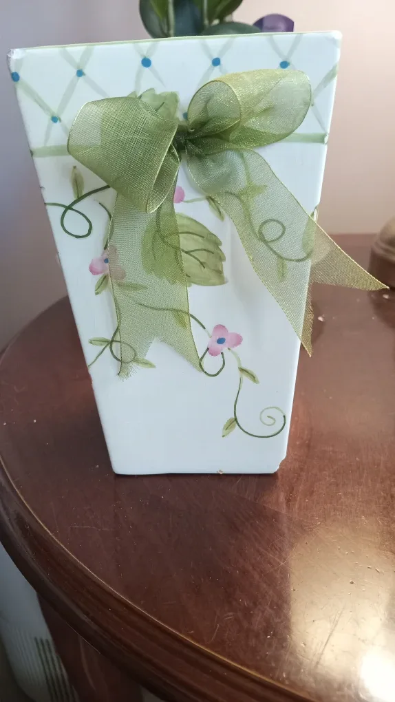 Floral Ceramic Vase thumbnail