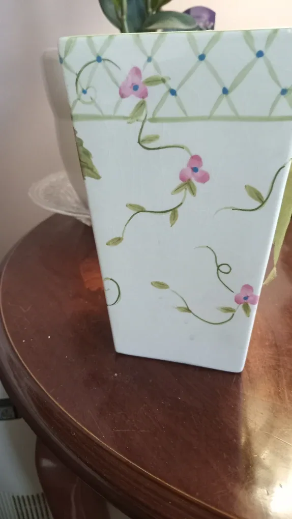 Floral Ceramic Vase image indicator(2)