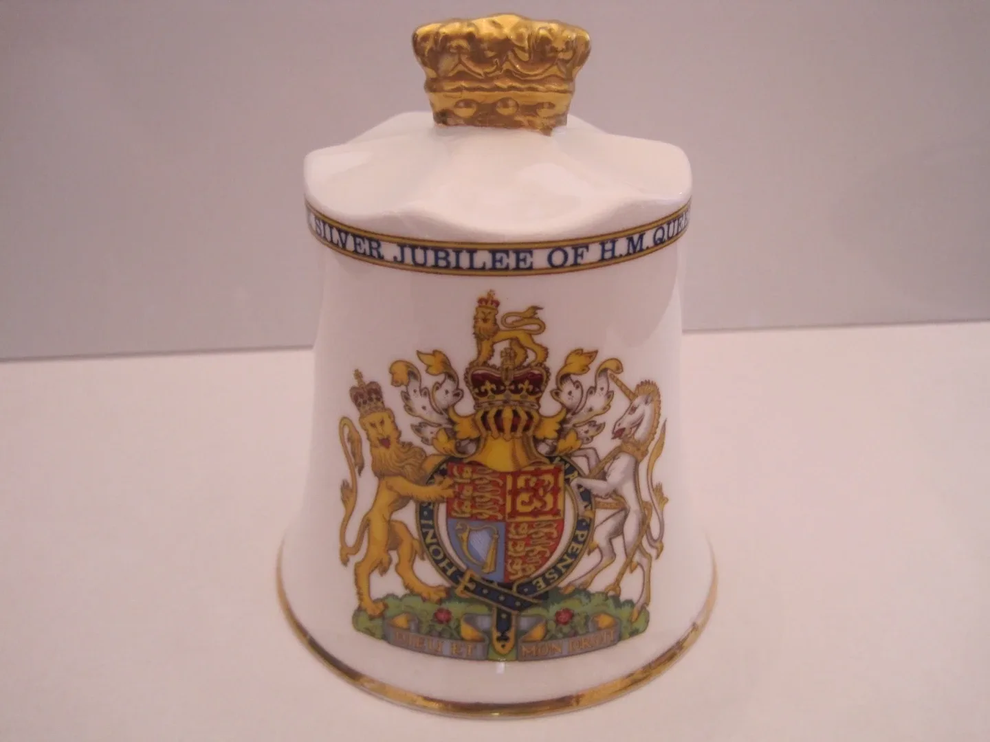 Silver Jubilee of H.M. Queen Bell