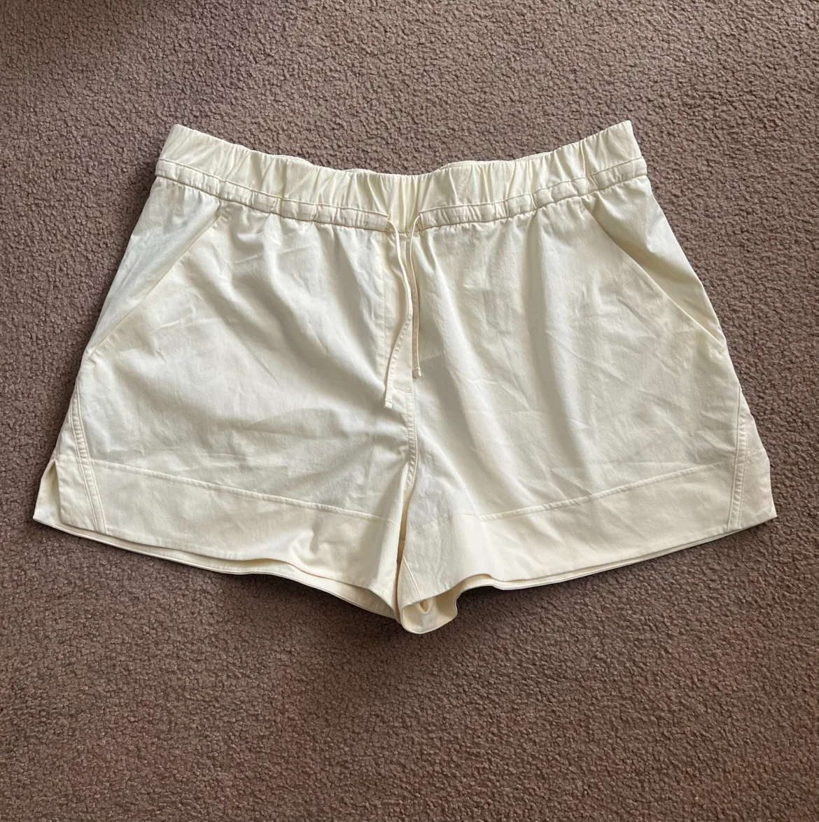 Lululemon Cinchable Waist High-Rise Woven Short image indicator(6)