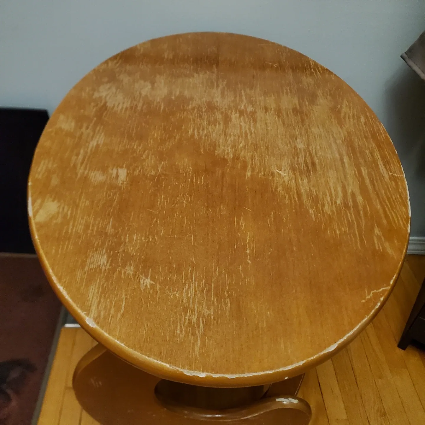 Vintage Wooden Side Table 🥕 image indicator(2)