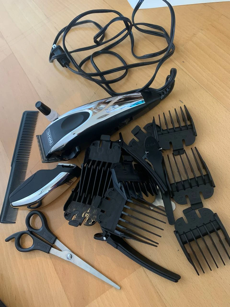 Wahl Deluxe Chrome Pro Haircutting Kit - photo 3