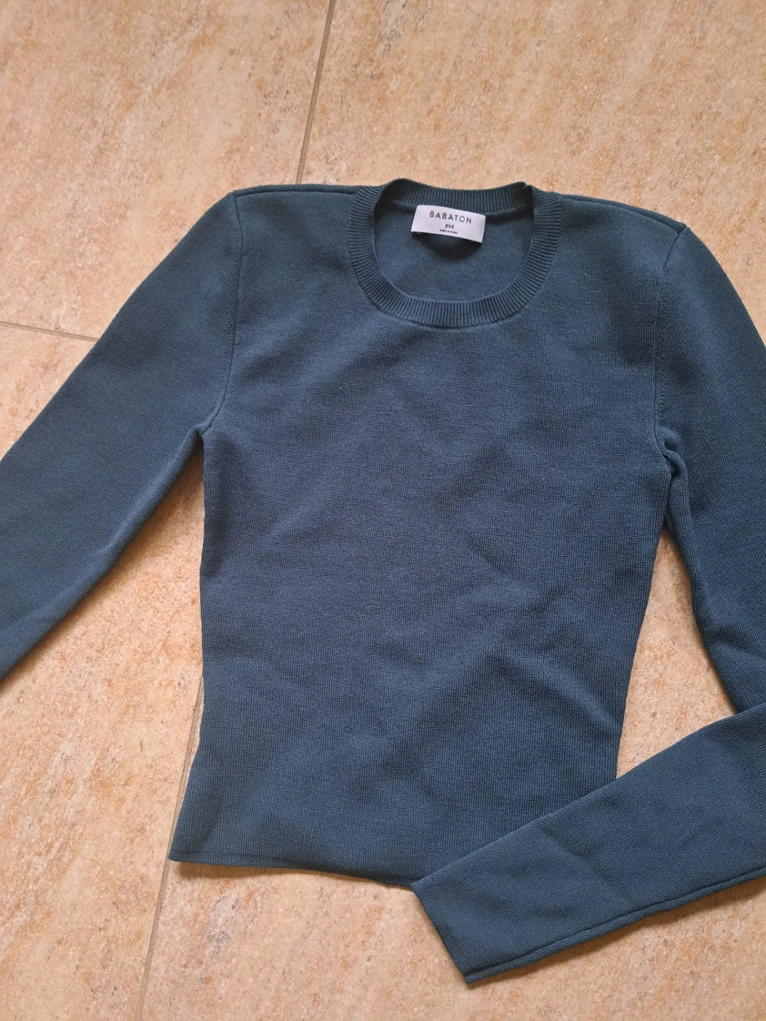 Aritzia Babaton Contour Crew Neck Top - Size S image indicator(2)