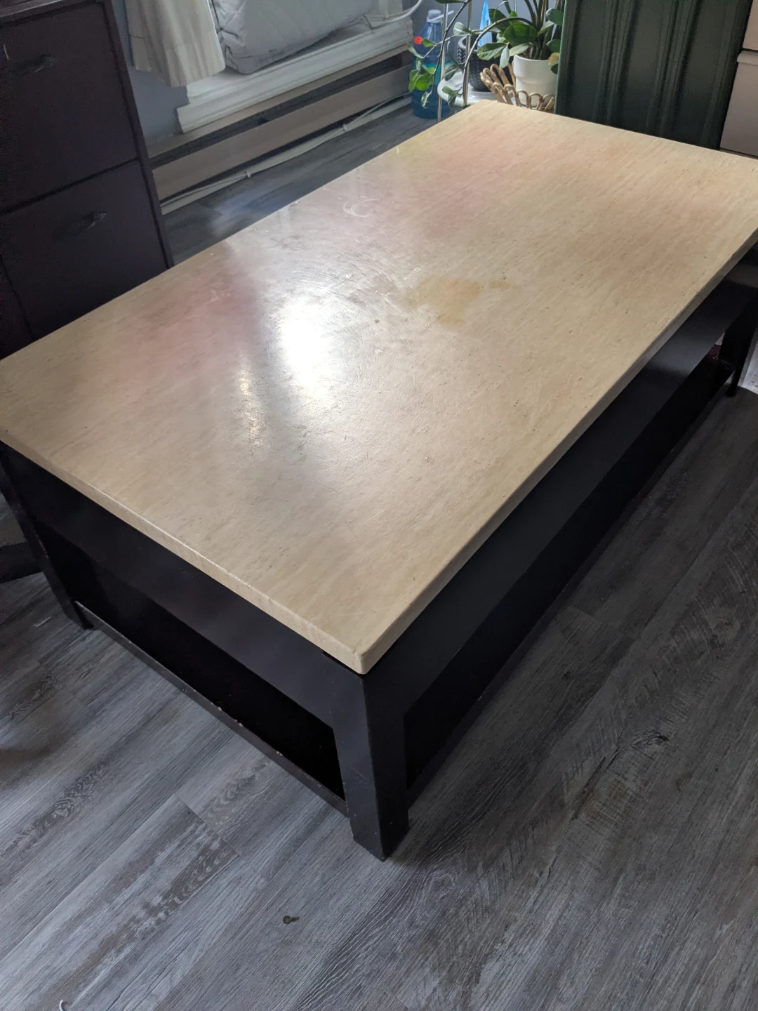 Coffee Table with Lift Top