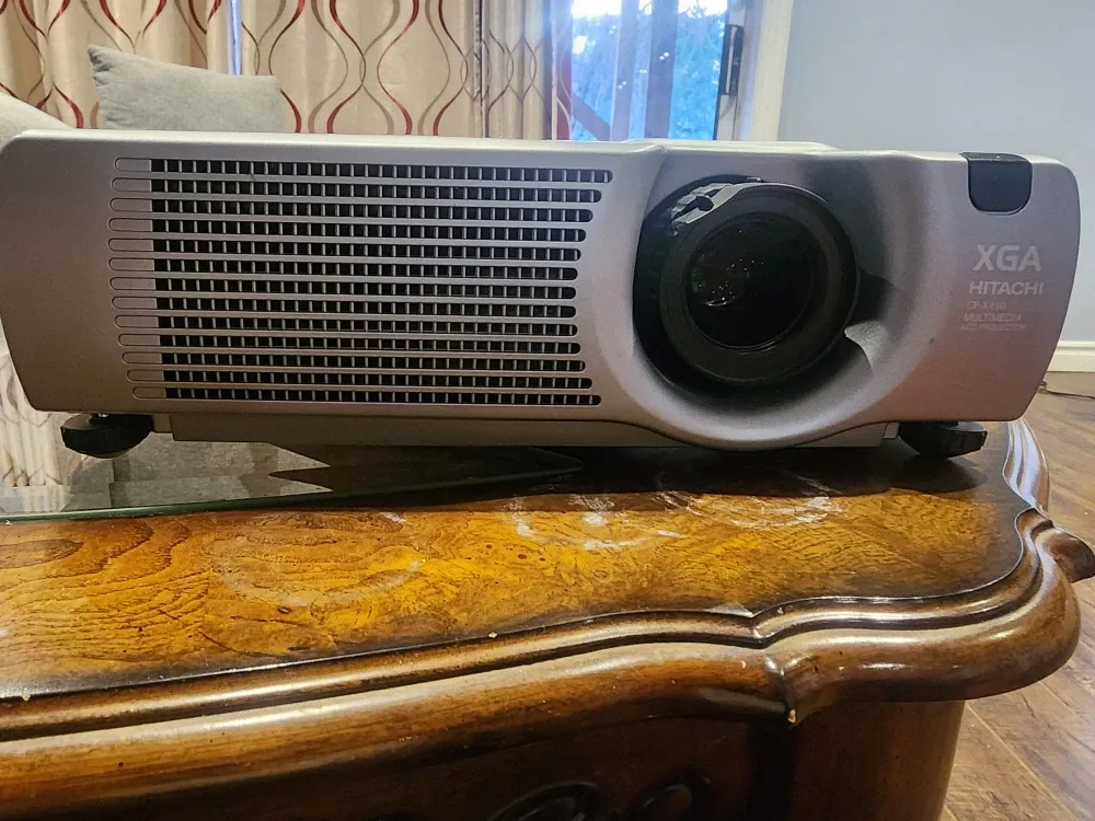 Hitachi  Multimedia LCD Projector image indicator(3)