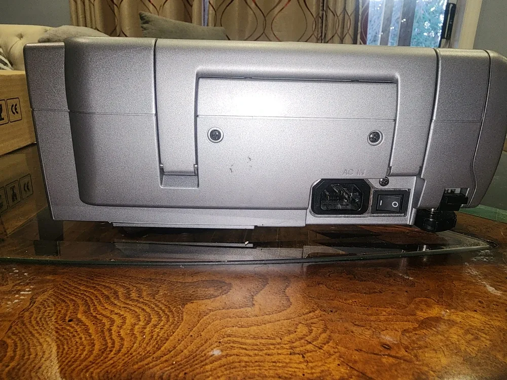 Hitachi  Multimedia LCD Projector image indicator(7)