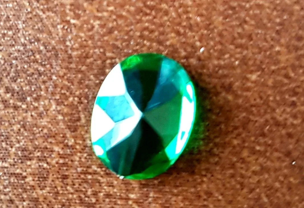 Emerald Gemstone image indicator(2)