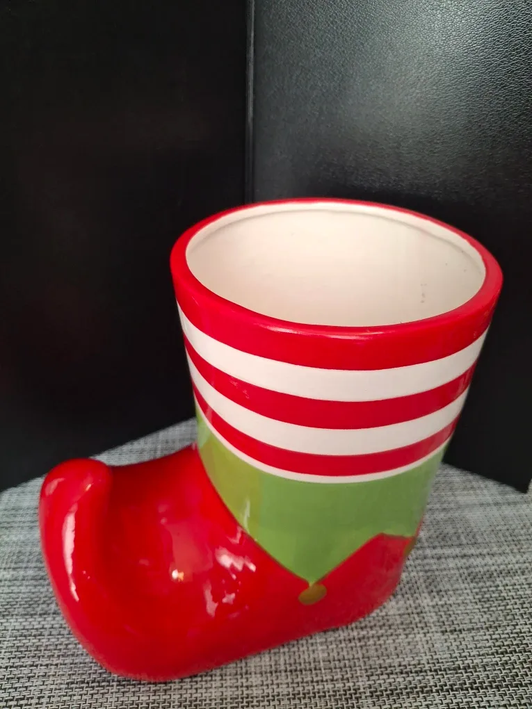 Elf Boot Vase - Red, Green, and White image indicator(5)