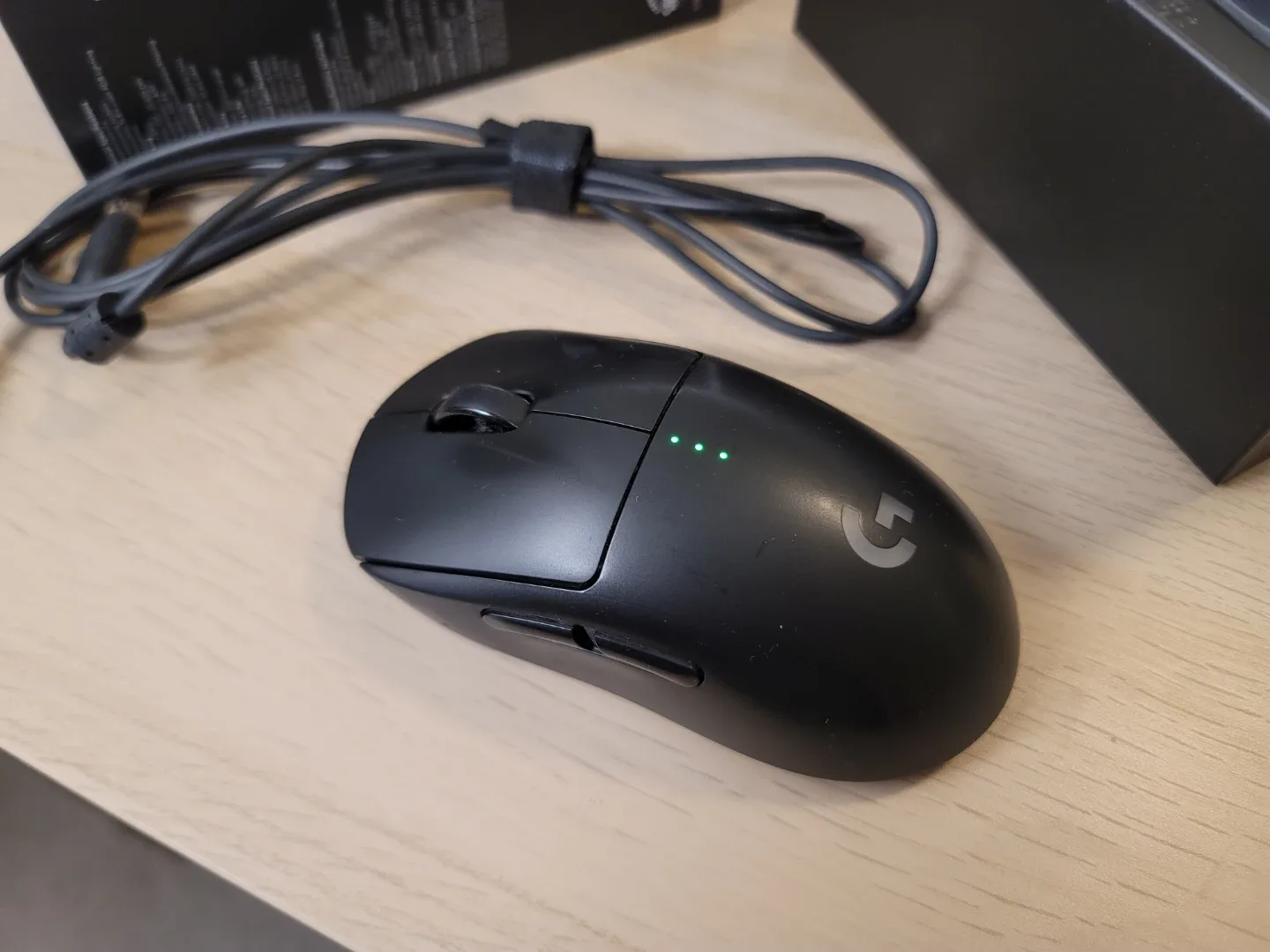 Logitech G Pro Wireless gaming mouse image indicator(3)