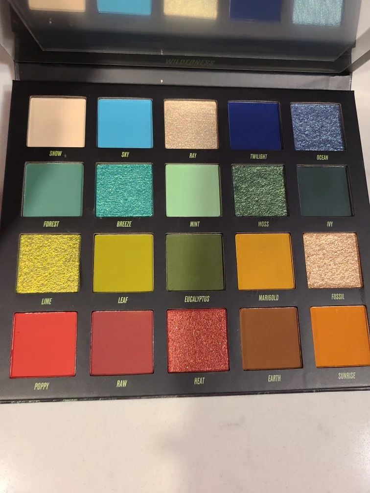 Beauty Bay Wilderness 20 Colour Palette image indicator(2)