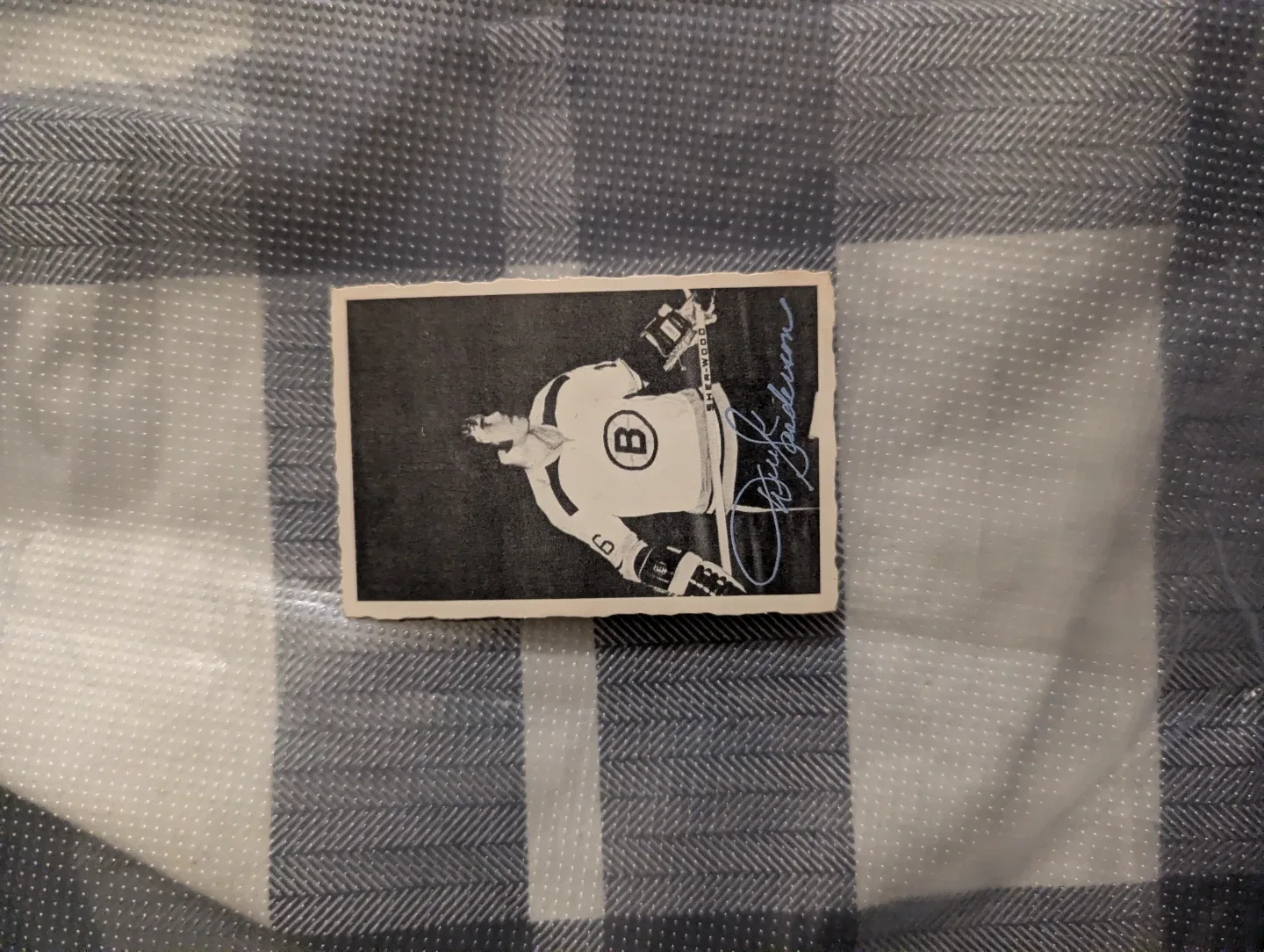 Vintage hockey cards either all together or seperate image indicator(9)