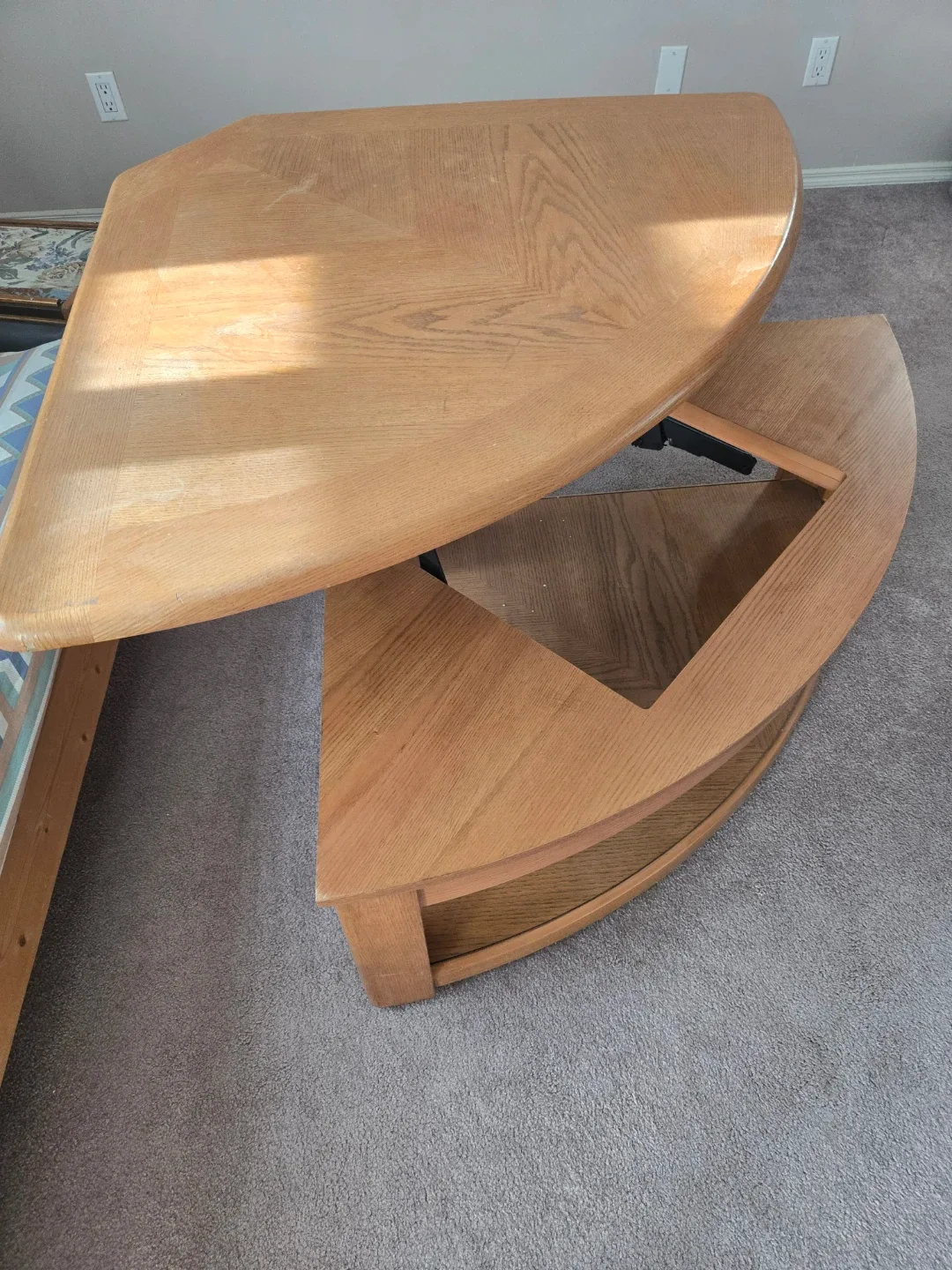 Wooden Lift Top Coffee Table image indicator(2)