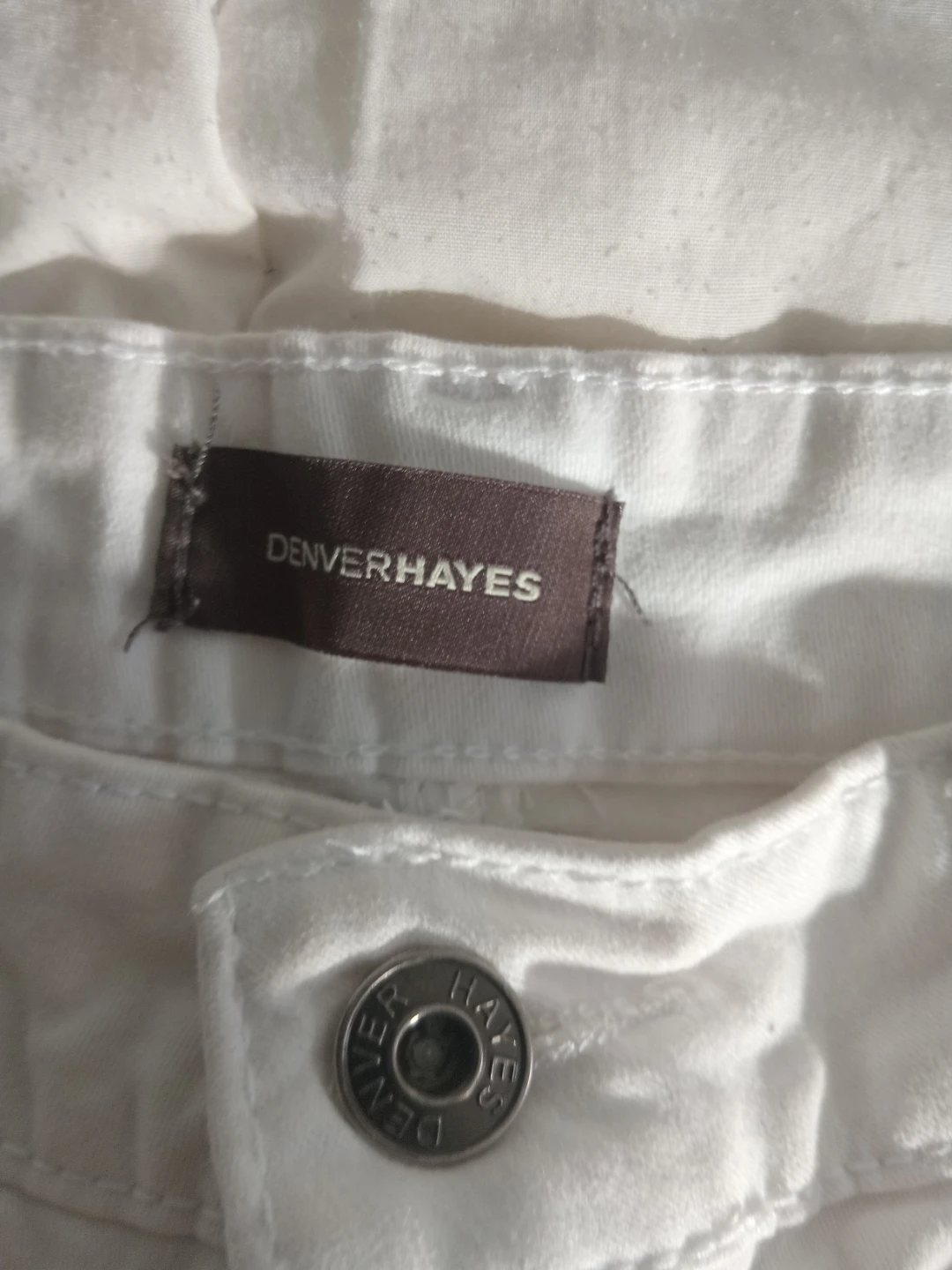 Denver Hayes White Shorts - Size 6 - photo 2