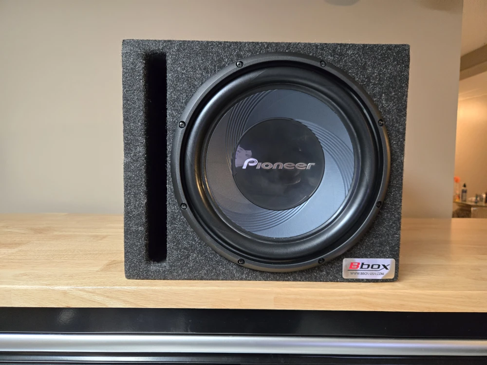 Brand New Pioneer 12" Subwoofer With SPL Vented Enclosure - photo 3