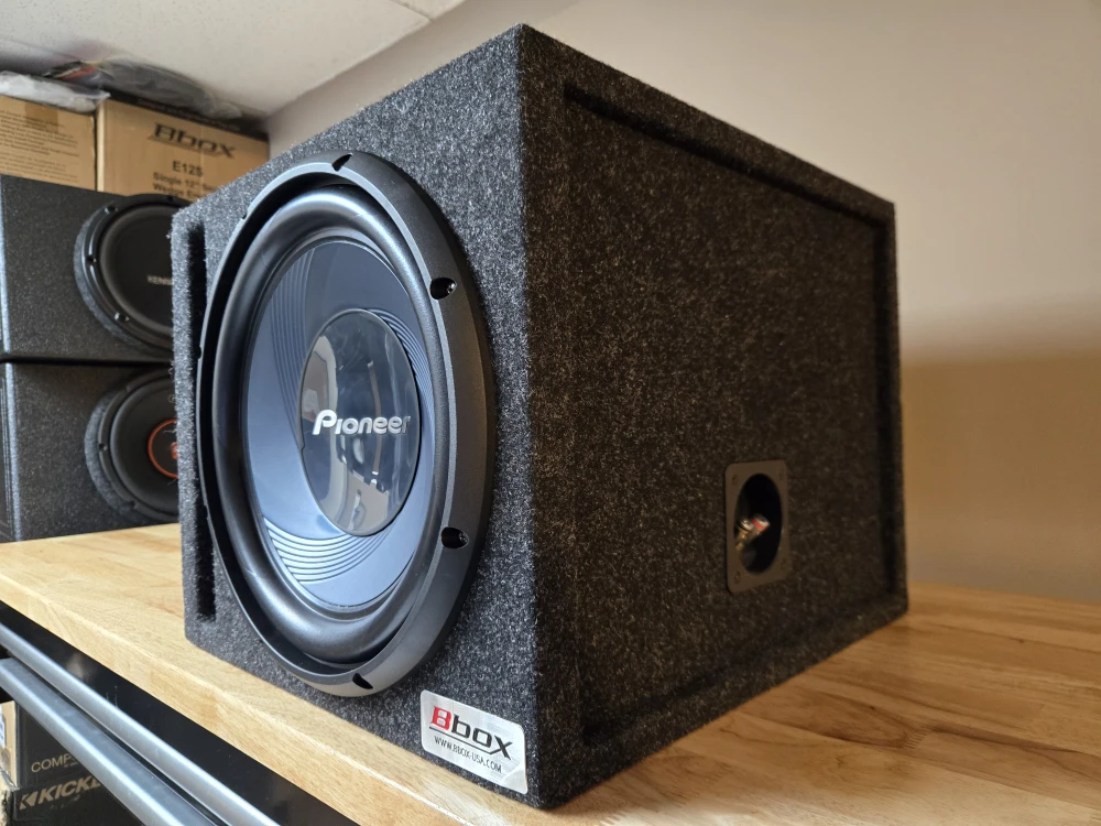 Brand New Pioneer 12" Subwoofer With SPL Vented Enclosure - photo 4