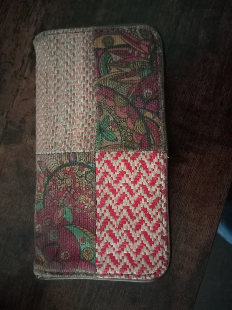 Sakroots Wallet image indicator(3)