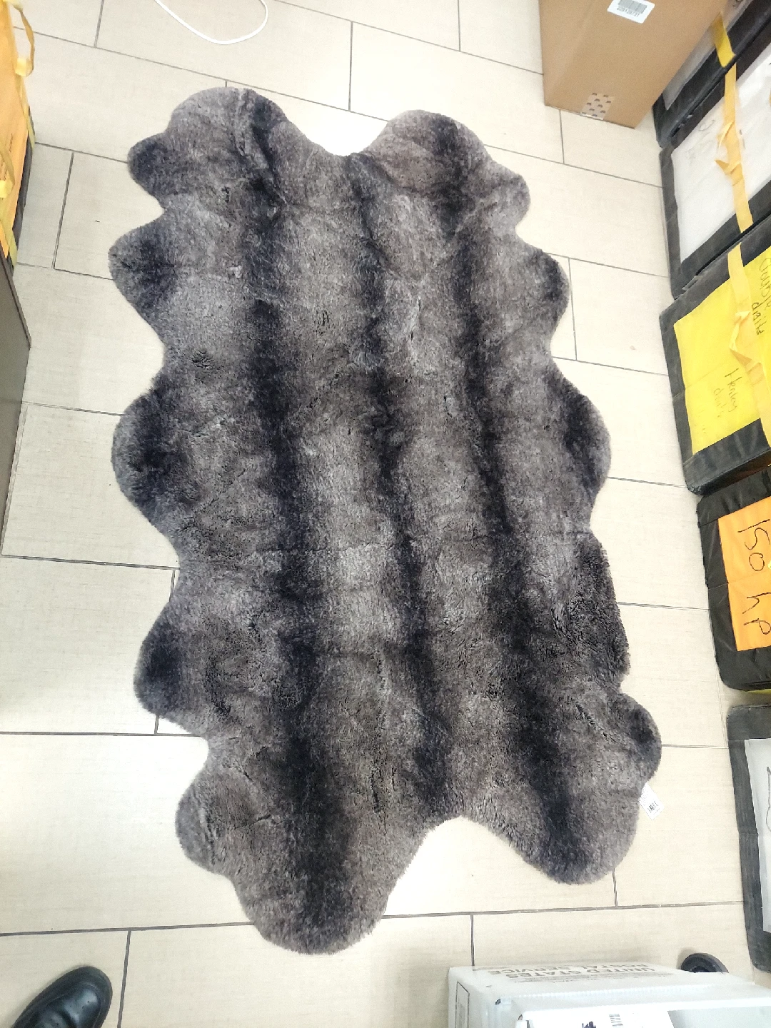 Mon Chateau Faux Fur Quad Rug - Kodiak Brown