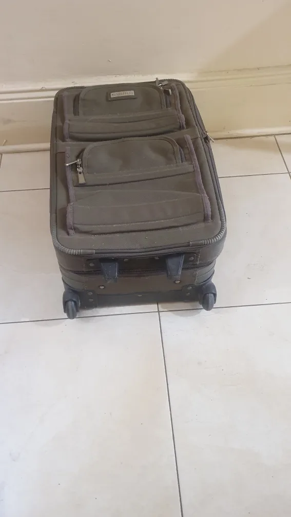 Metropolis Carry-on Luggage image indicator(3)