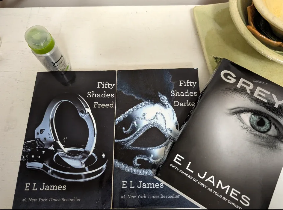 Free 50 Shades of Grey Books image indicator(2)