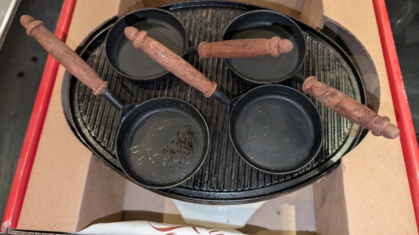 Mini Grill Raclette Vivalp avec 4 poêlons image indicator(2)