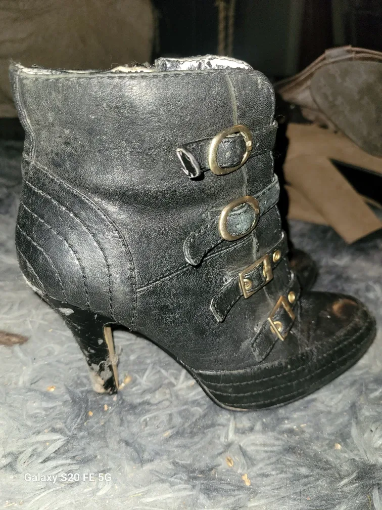 Black Ankle Boots with Buckles image indicator(3)
