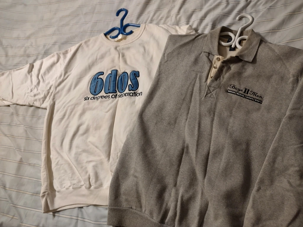 Two Vintage Oversized Crewneck Sweatshirts - photo 2