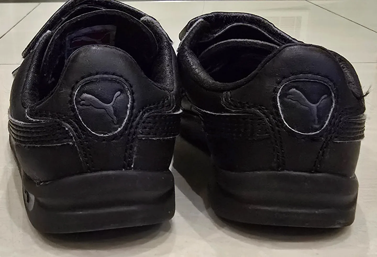 Little Boys Puma Black Sneakers! - Size 10.5 image indicator(2)