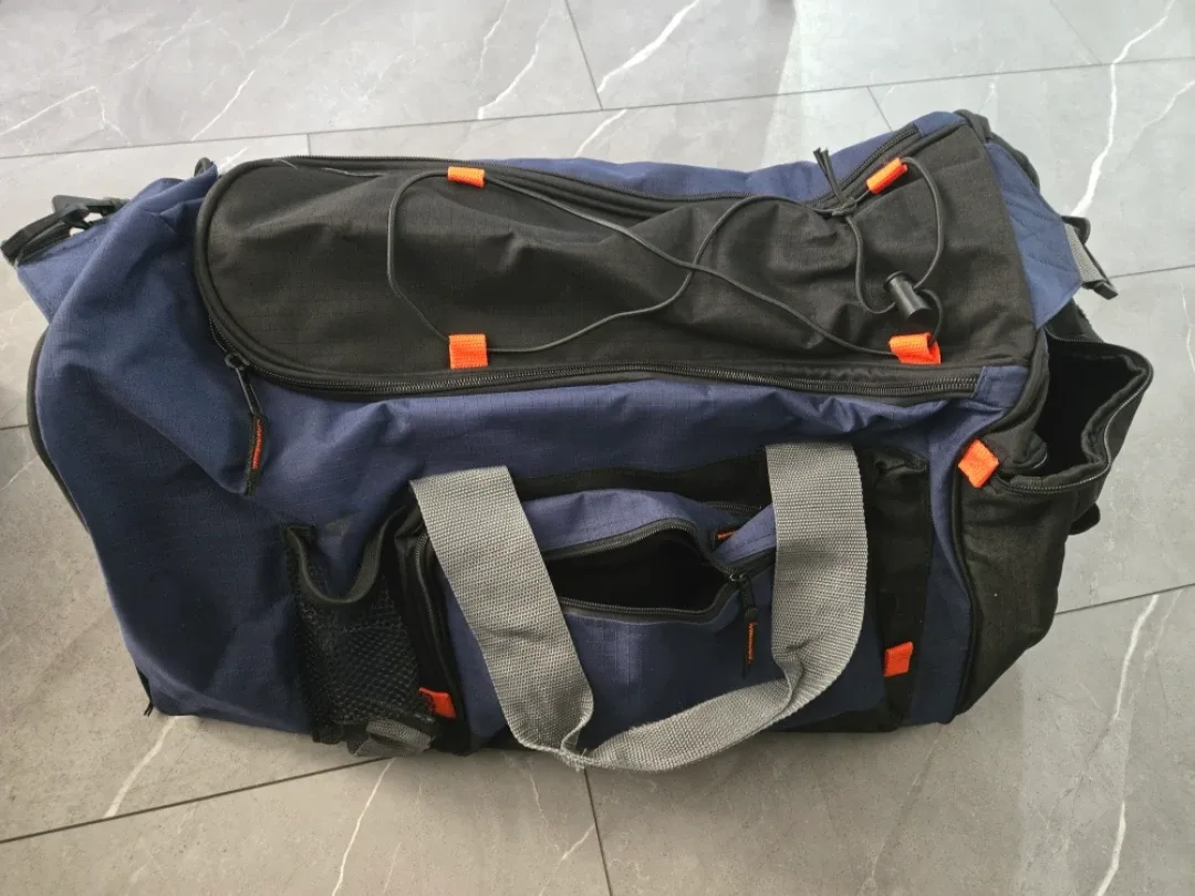 Large Blue and Black Duffle Bag image indicator(3)