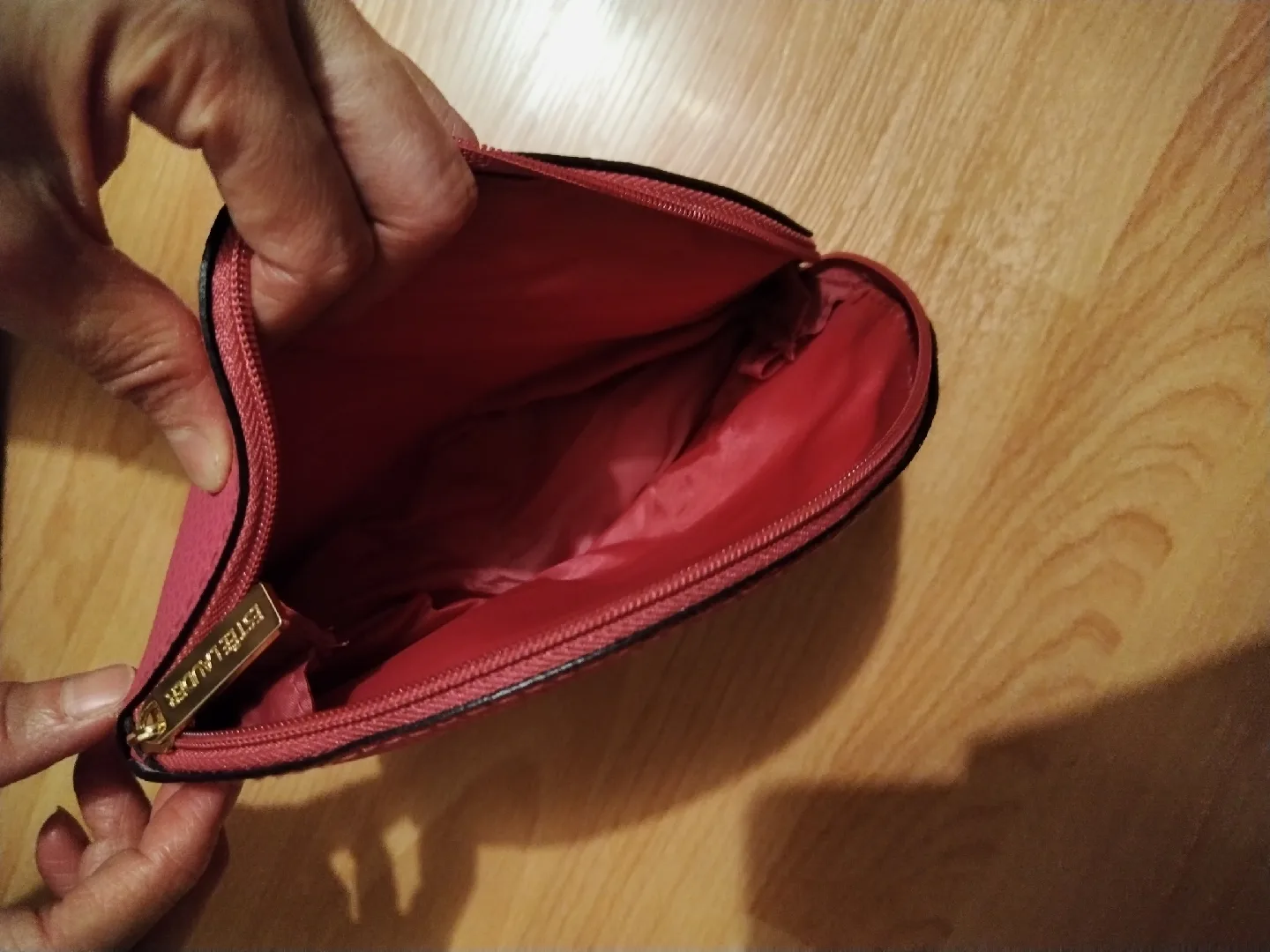 Estee Lauder Pink Cosmetic Bag image indicator(2)