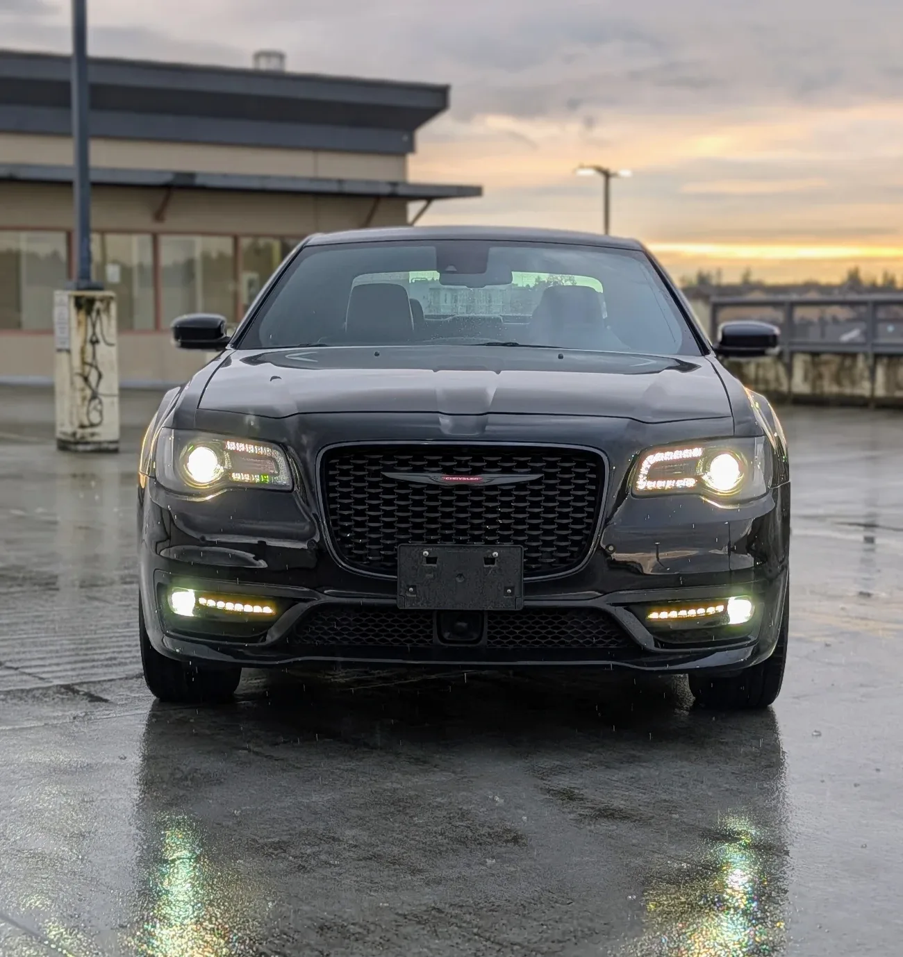 Chrysler 300C Sedan image indicator(2)