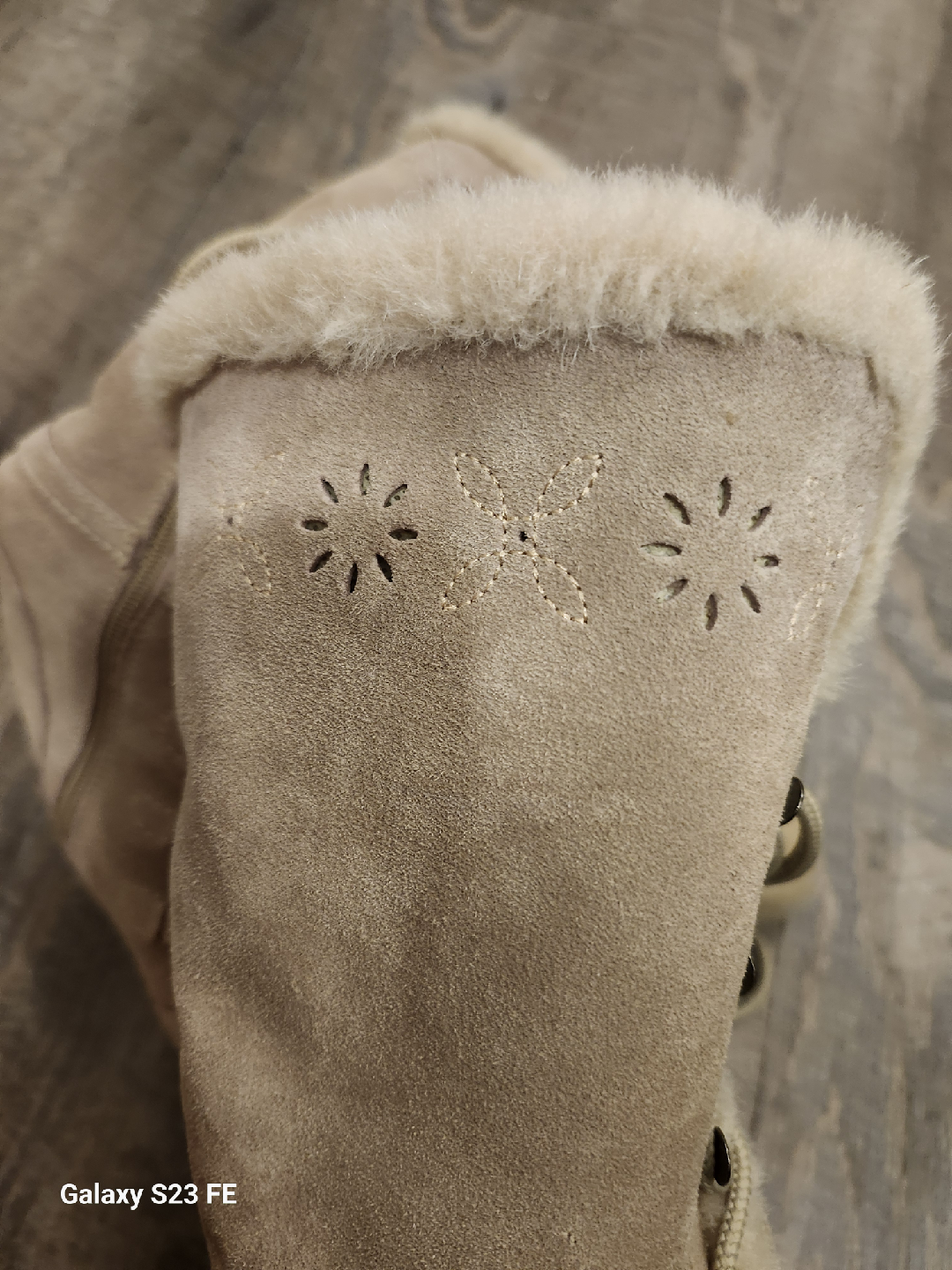 Beige Winter Boots with Faux Fur Trim - photo 3