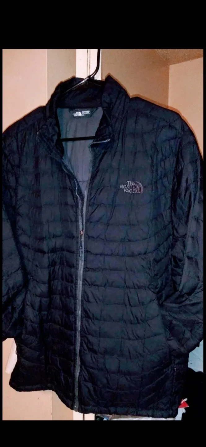 Various Jackets like Canada W. North Face etc.. image indicator(7)