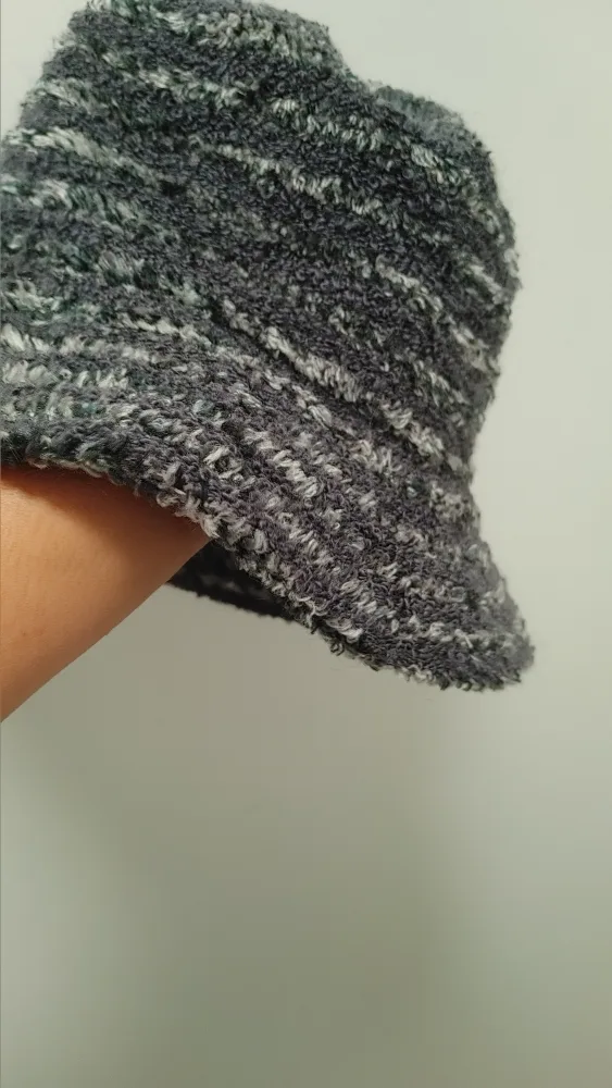 Women's Hat image indicator(3)