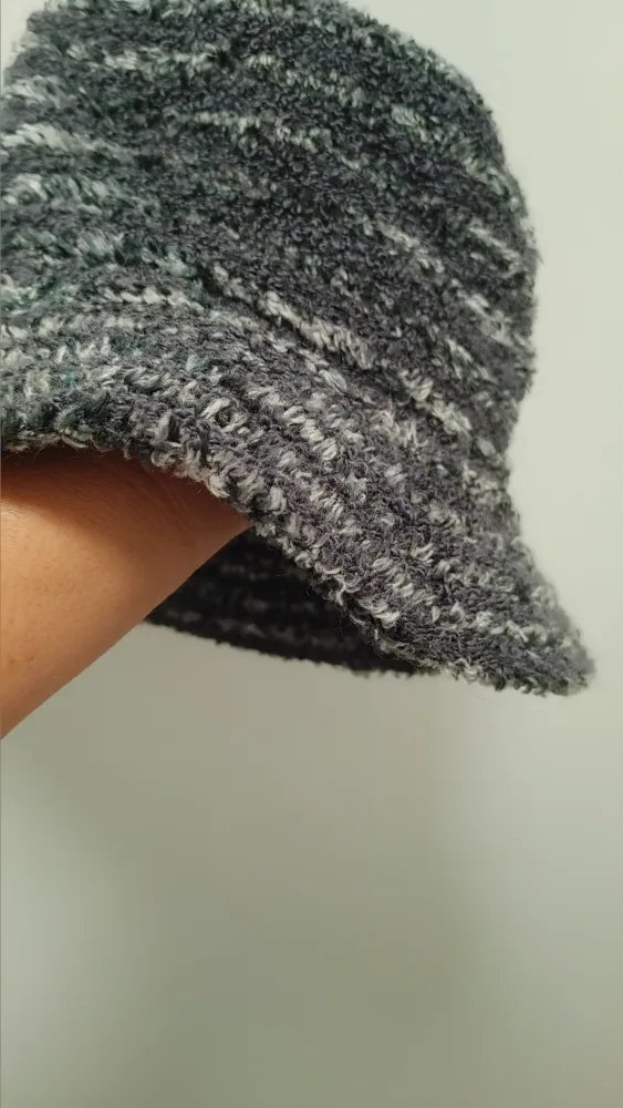 Women's Hat image indicator(4)