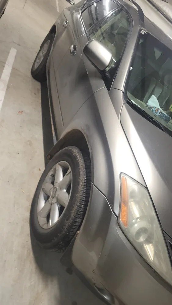 Nissan Murano SUV - Gold image indicator(2)