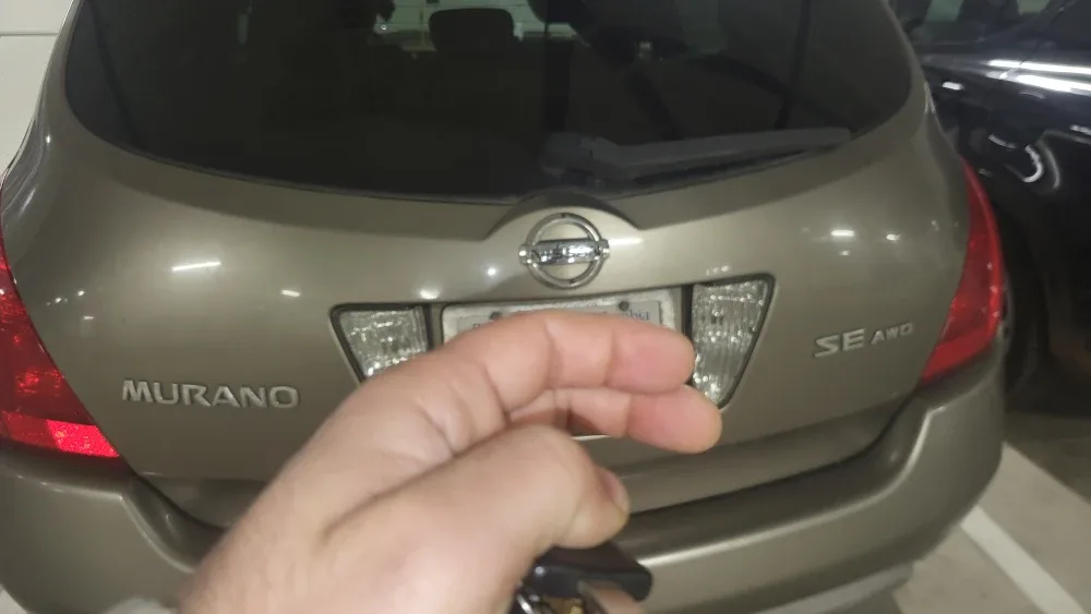 Nissan Murano SUV - Gold image indicator(4)