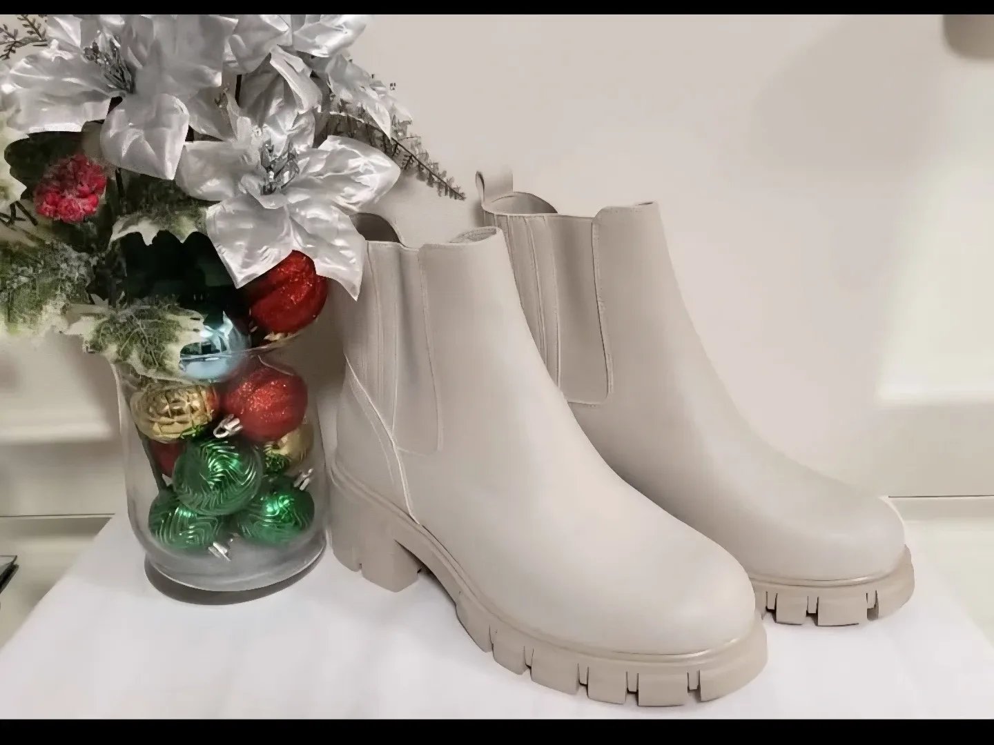 Brand new Chelsea White Cream Boots for sale