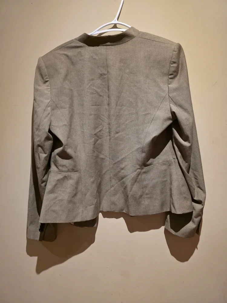 Ann Taylor Blazer - Size 8 image indicator(2)