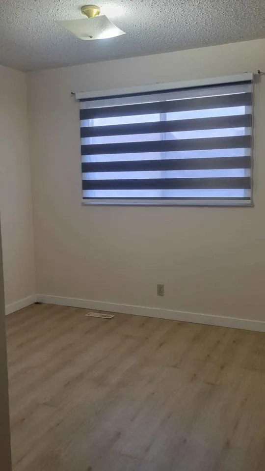 Room For rent image indicator(3)