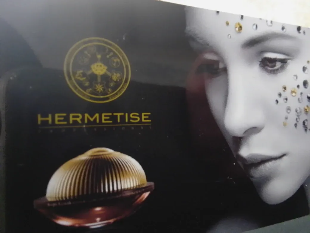 Hermetise Professional Yubari King Age Defying Serum image indicator(4)