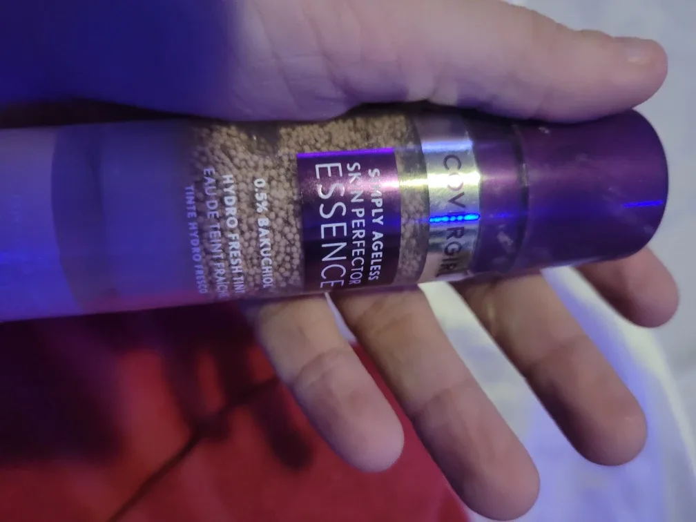 Covergirl Simply Ageless Skin Perfector Essence image indicator(2)