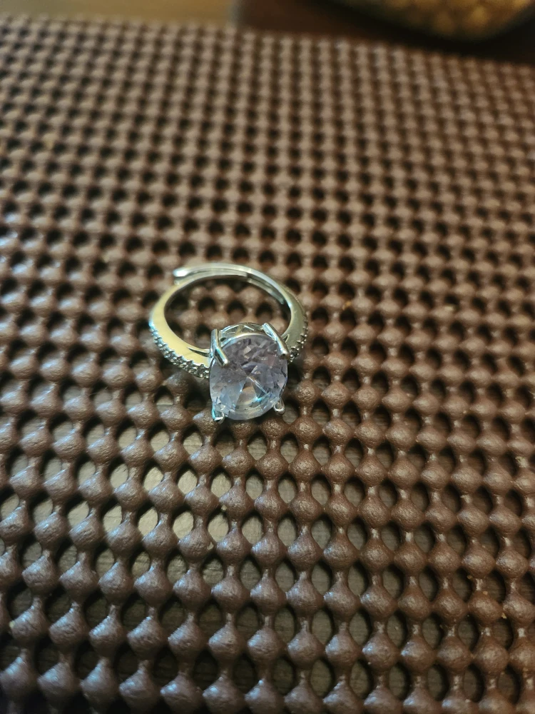 Ring with diamond